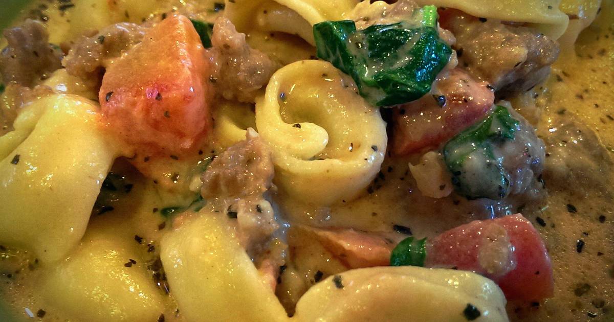 Spinach Tomato Tortellini Recipe By Erica Cookpad