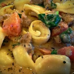 A picture of Spinach Tomato Tortellini.