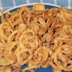 A picture of Crispy Onion Strings.