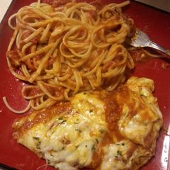 A picture of Chicken Parmasean.