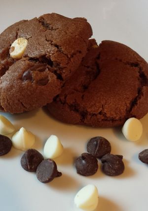 A picture of Chocolate Peanut Butter Dream Cookies.