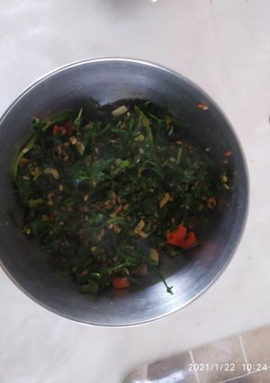 A picture of Instant Lasuni Methi.