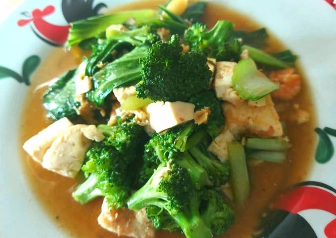 Cara Gampang Membuat 239. Tofu Stir Fry Mix Vegetables (Cah Tofu Brokoli Sawi) yang Enak Banget