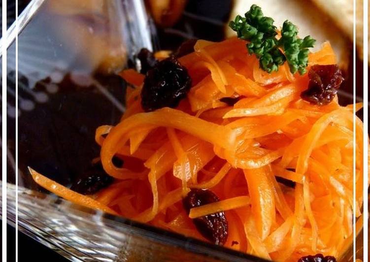 Recipe of Homemade Light and Refreshing Carrot and Raisin Salad