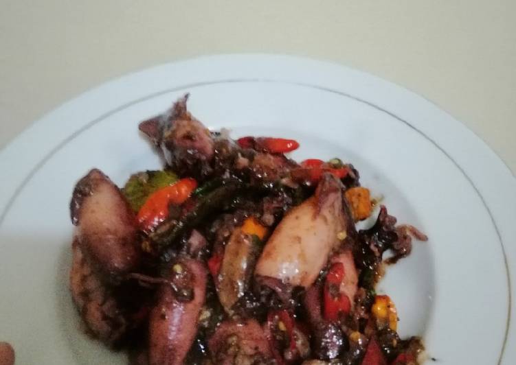 Resep Cumi Bumbu Hitam Nyemek, Bisa Manjain Lidah