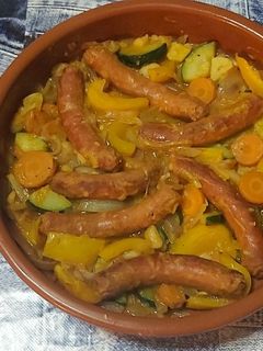 Una foto de Chorizo con verduras
