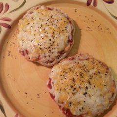 A picture of MMPs (mini muffin pizzas).