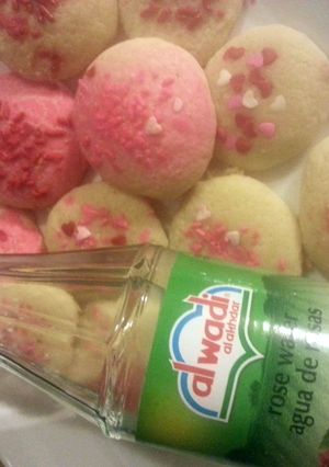 A picture of Egyptian Rose Cookies.