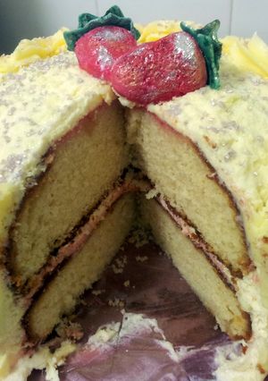 A picture of Kerry's Strawberry Cream Vanilla Cake.