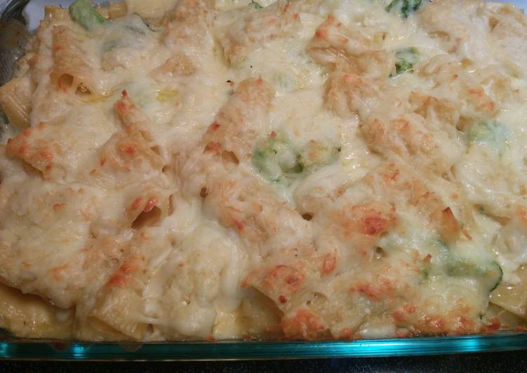 Steps to  Make Rigatoni Broccoli Bake Yummy