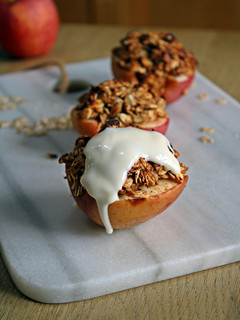 Una foto de Manzanas asadas con granola