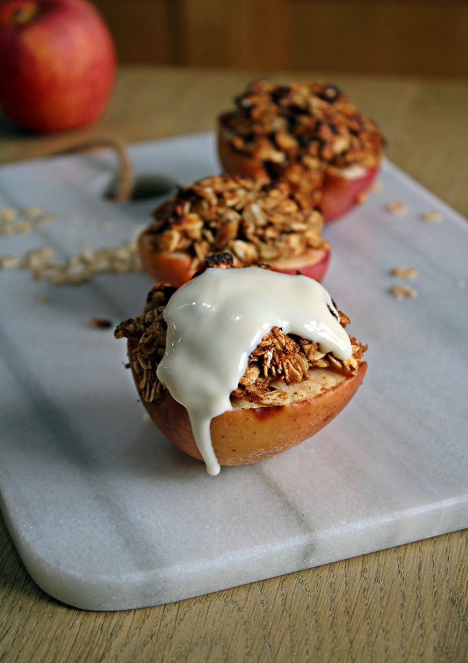 Una foto de Manzanas asadas con granola