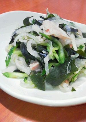 A picture of Japanese-style Salad with Daikon Radish and Tuna.