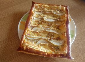 Foto di Sfogliata con brie e pere