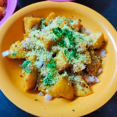 A picture of Idli chat.