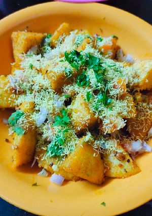 A picture of Idli chat.