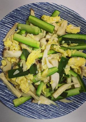 杏鮑菇小黃瓜炒蛋 的食譜成品照片