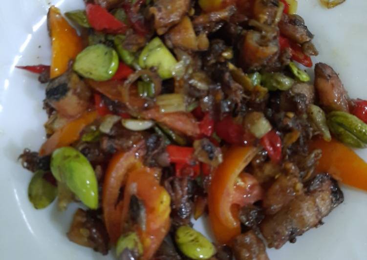 Cumi asin oseng pete