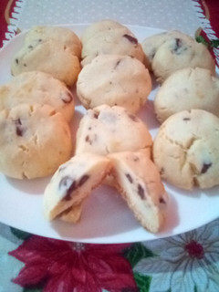 Una foto de Cookies sin huevo fáciles con chispas de chocolate