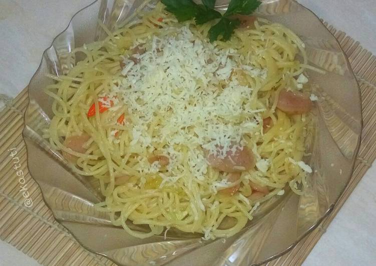 Resep 11. Spaghetti Aglio Olio yang Enak Banget