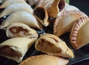 Una foto de Empanadas de peras y dulce de membrillo