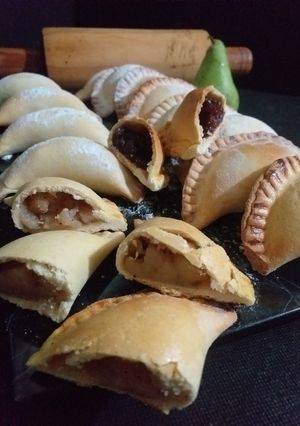 Una foto de Empanadas de peras y dulce de membrillo