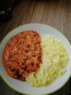 A picture of Coconut curry pigeon peas (mbaazi)with turmeric rice.