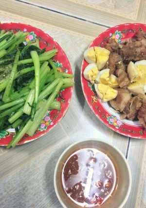 Hình của món Thịt kho hột vịt (Biến tấu thịt là sườn non nhé).