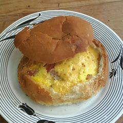 A picture of Breakfast Bread Bowl.