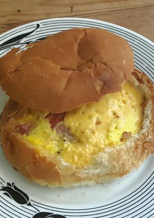 A picture of Breakfast Bread Bowl.