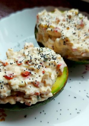 O poză a rețetei Avocado umplut cu salată de pui.