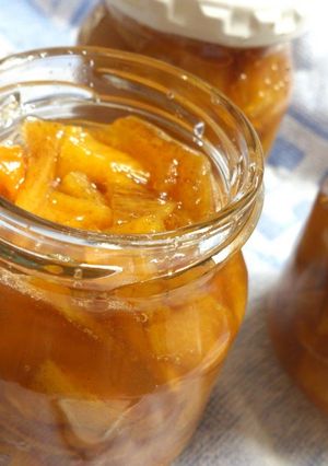 A picture of Persimmon Jam.