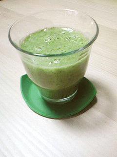 A picture of Easy to Drink! Banana and Komatsuna Smoothie.