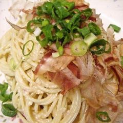 A picture of Japanese-Style Chilled Carbonara Pasta With Bonito Flakes.