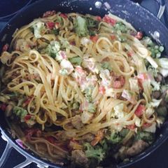 A picture of Cheesy Chicken Bacon Pasta.