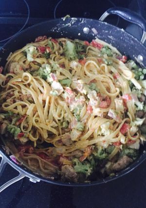 A picture of Cheesy Chicken Bacon Pasta.