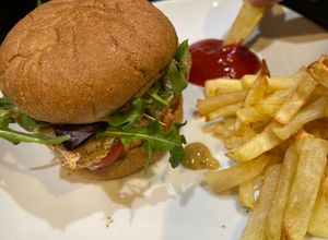 Una foto de 🍔HAMBURGUESAS DE PESCADO 🐟
