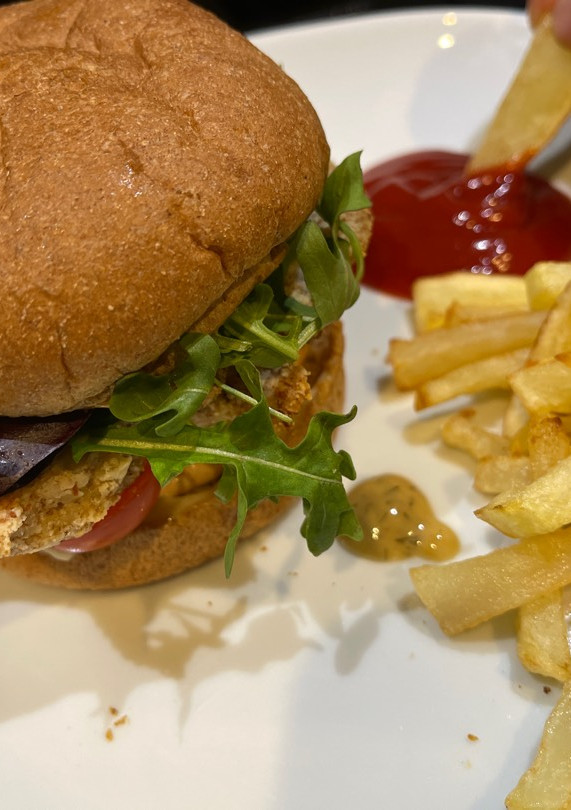 Una foto de 🍔HAMBURGUESAS DE PESCADO 🐟