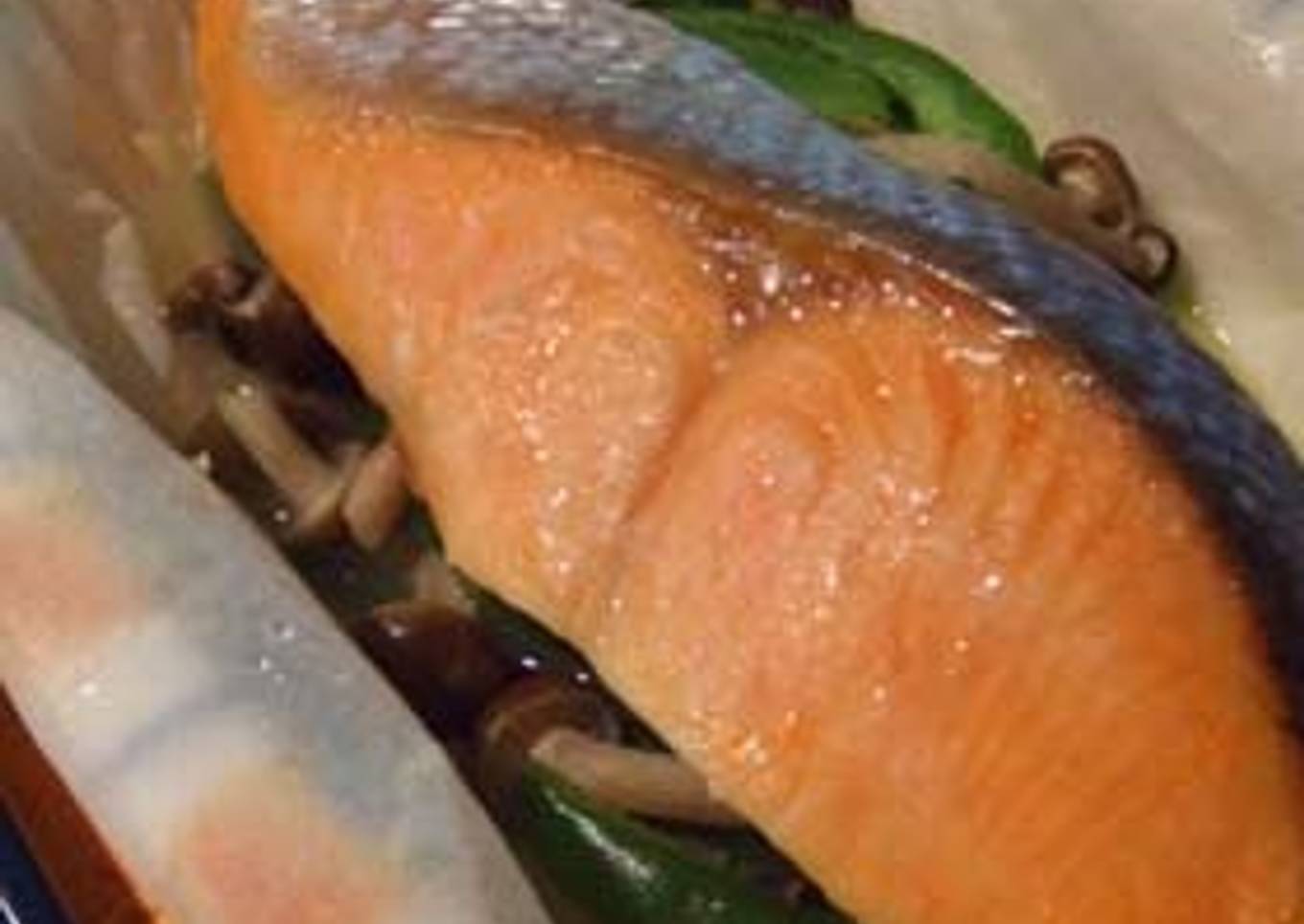 Salted Salmon and Vegetables Sake-steamed in the Microwave