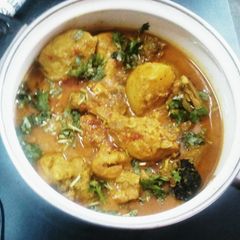 A picture of Chicken Potato Curry.