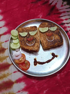 आलू मसाला सैलेड सैंडविच (aloo masala salad sandwich recipe in Hindi) रेसिपी मुख्य फोटो