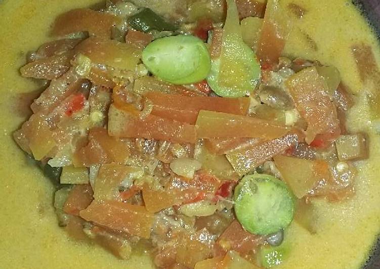 Resep Pepaya Kuah Santan Pedaz yang nikmat