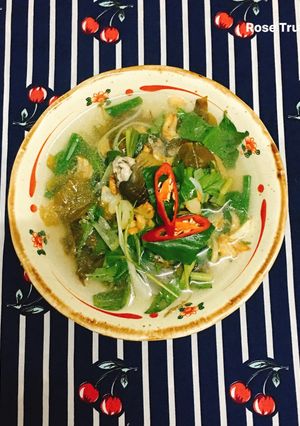 Hình của món Lươn Nấu Lá Giang.