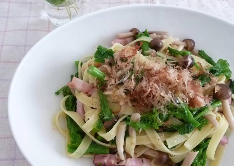 Step-by-Step Guide to Make Homemade Japanese-style Pasta with Broccolini and Bacon