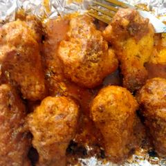 A picture of Lemon Pepper Hot Wings.