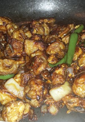 A picture of Dry chili Mushrooms.