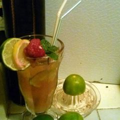 A picture of Mae's Raspberry Limeade..