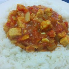 A picture of Quorn chicken curry.