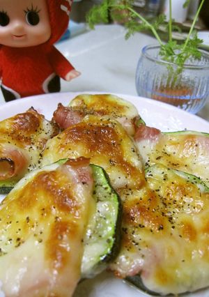 A picture of Baked Zucchini with Bacon and Cheese.