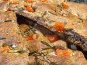 Una foto de focaccia integral